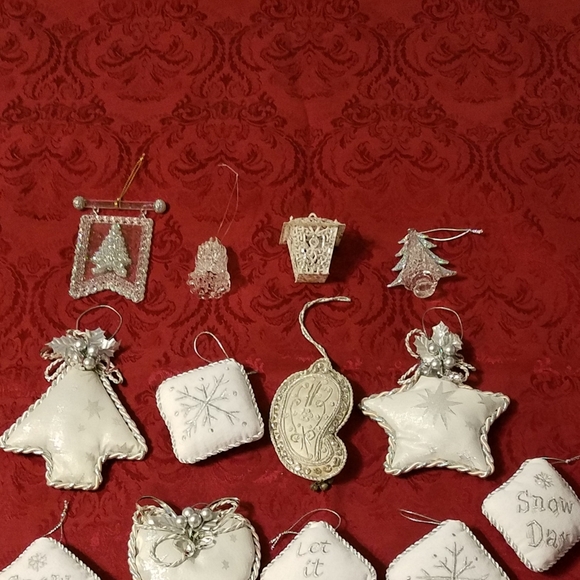 17 Elegant Holiday Ornaments - Picture 4 of 5